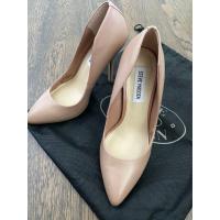 ราคา รองเท้าส้นสูง สีชมพู + นู้ด มือสอง สภาพดี (STEVE MADDEN ) (7340077940)