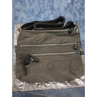 ราคา กระเป๋าสะพายข้างKiplingแท้ออกชอปสีเทารุ่น Alverสภาพ 99%ลดเหลือ1100 (17876507386)