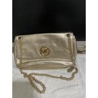 ราคา Michael Kors แท้มือสอง กระเป๋าสะพายไหล่ สีทอง สภาพดีพร้อมใช้งาน แบรนด์เนมแท้มือสอง (11065709617)