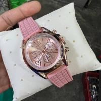 ราคา นาฬิกาแฟชั่นสไตล์ MK กันน้ำได้ สายซิลิโคนนิ่มๆgenevaแท้ (15350756186)