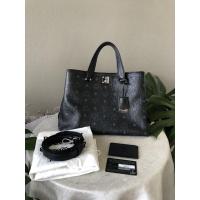 ราคา ❌SOLD❌ used MCM tote bag with strap (10632256700)