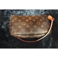 ราคา Lv pochette mono ✨ปี 99 มือ 2 สวยมาก ของแท้ 100% (5937584342)
