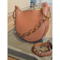 ราคา กระเป๋าสะพาย CHARLES & KEITH ของแท้100% (19880526848)