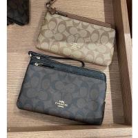 ราคา ❤ ของแท้! พร้อมส่ง!! Coach คล้องมือ 2 ซิป Size L New collection ใส่ iPhone plus ได้ค่ะ ❤ (10746591860)