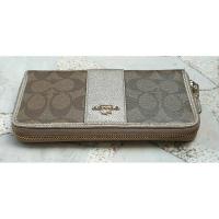 ราคา กระเป๋าสตางค์ COACH สีน้ำตาลทอง มือสอง ของแท้ ของเจ้าของใช้เอง (มีตำหนิ) มีใบ Care Card (22751152887)