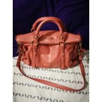 ราคา กระเป๋าสะพายแบรนด์​ Miu Miu(มิวมิว)​มือสองแท้% (9815545136)