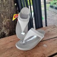 ราคา fitflopสวยๆนุ่มเบาสบายเท้า (9356177467)