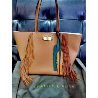 ราคา charles&keith tote แท้จากshop ใบใหญ่จุใจคุ้มมาก ใหม่ป้ายห้อย (21259939760)