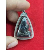 ราคา พระปิดตาเนื้อผงเลี่ยมเงินเก่า (11126096873)