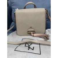 ราคา กระเป๋าสะพายยี่ห้อLYN (9170683382)