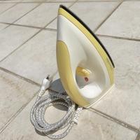 ราคา เตารีดแห้ง Electrolux 1,000วัตต์ รุ่น EDI100 (5487880004)