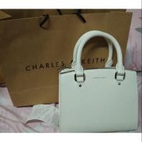 ราคา กระเป๋า Charles & Keith ของแท้จากShop (810546289)