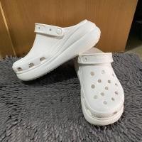 ราคา crocs classic crush เบอร์40-41 m7w9 สีขาวมือสอง (14597607100)