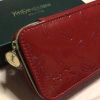 ราคา กระเป๋าเครื่องสำอาง พร้อมแปรงแต่งหน้า YSL (6205498211)