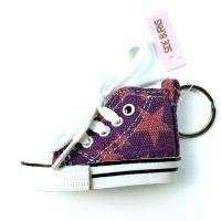 ราคา พวงกุญเเจรองเท้าจิ๋วลายดาวคล้ายconverse (2772853729)