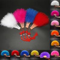 ราคา พัด ผ้ากํามะหยี่ ขนนก สีขาว หรูหรา หลากสีสัน เหมาะกับของขวัญ สไตล์จีน สําหรับตกแต่งงานปาร์ตี้ (10696539552)