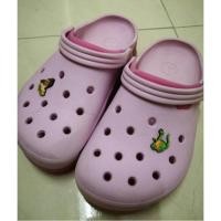 ราคา รองเท้า crocs แท้มือสอง J3 22.5 ซม สภาพพื้นมีร่องรอยการใช้งานบ้าง (3815647062)