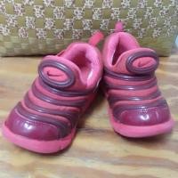 ราคา รองเท้าไนกี้ หนอน สีแดง (2817136643)