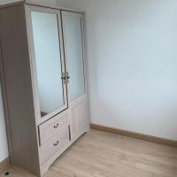 ราคา ชุดเตียงนอน วินเทจ พร้อมตู้เสื้อผ้า โต๊ะเครื่องแป้งพร้อมเก้าอี้ค่ะ (4338370591)