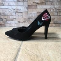 ราคา รองเท้าส้นสูง BATA หนังกำมะหยี่มีลายปักรูปดอกไม้ (993387713)