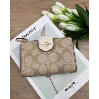 ราคา Coach #C0082 กระเป๋าเงิน 2 พับ ใบกลาง รุ่นใหม่ หนังลาย C ขาว ขลิบขาว (22045021838)