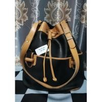ราคา กระเป๋า valentino มือสองของแท้ (10159654936)
