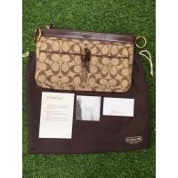 ราคา Used Coach Hamptons Signature ของแท้(พร้อมสาย) (5549534288)