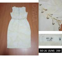 ราคา เดรสสั้น งานป้าย SO-JU(S/M) แต่งอะไหล่เชือกผูกเอว ผ่าหลัง คอลึก ทรงสวยมากๆค่ะ (5550335662)