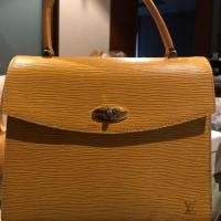 ราคา Used epi lv สีเหลือง ปี 98 (3431586589)