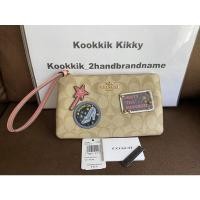 ราคา กระเป๋าคล้องมือCoach 1zip L Disney princess limited collection ของแท้ สินค้านำเข้าจากอเมริกา (9274066320)