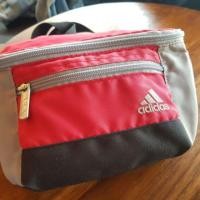 ราคา กระเป๋าคาดอก Adidas แท้มือสอง สีแดงอมชมพู (6206973466)
