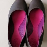 ราคา crocs รองเท้ามือสองแบรนด์ (2282546733)