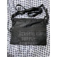 ราคา ❌SOLD❌ส่งต่อ กระเป๋าสะพายข้าง herschel crossbody มีป้าย tag ของแท้ 100% used like new (8071875438)