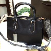 ราคา พร้อมส่ง CHARLES & KEITH TOP HANDLE WORK BAG (11415557)