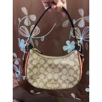 ราคา Coach Kleo Hobo New สวย ใหม่ (23969499169)