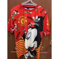ราคา มีตำหนิเล็กๆ เสื้อยืดแขนสั้นผ้ามันลื่นแต่ไม่บาง สีแดงลายMicky Manchester adidas ขนาด freesize (9913304910)