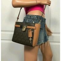 ราคา พร้อมส่ง!!!! Michael Kors Hamilton Traveler Brown Acorn Signature 35F7GHXM2B (17481139448)