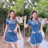 ราคา ❌พร้อมส่งM❌ป้าย Mariya เดรสสั้นยีนส์แท้แต่งโบว์แต่งหัวใจ คอปกแต่งกะเป๋า2ข้าง กระดุมมุก สวยน่ารักๆใส่เที่ยว (23072869851)