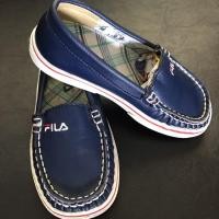 ราคา รองเท้ายี่ห้อ Fila ของแท้ 100% มือสอง (1670540139)