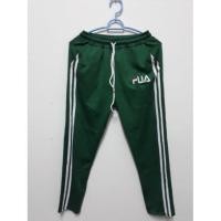 ราคา กางเกงวอร์มปักลาย FILA(มือสอง) มีตำหนิตามรูป (2049283113)