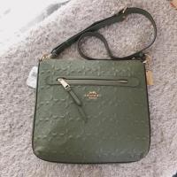 ราคา COACH MAE FILE CROSSBODY IN SIGNATURE LEATHER (7802628941)