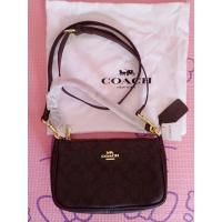 ราคา Coach pouch สีกาแฟ ใหม่ (12658155226)