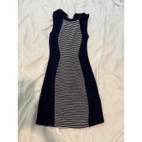 ราคา H&M เดรสรัดรูป เล็กมากๆ EUR 32 US 2 มือสอง (20270182473)