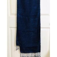 ราคา ผ้าคลุมไหล่ทอมือ ย้อมครามสีธรรมชาติ 100% หรือผ้าพันคอผืนเล็กสกลนคร (19240789453)