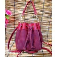 ราคา กระเป๋าสะพาย [มือ2] ทรงขนมจีบ ไซด์ 7×8 นิ้ว หนังกลับสีแดงเข้ม ตัดทูโทน สวยน่ารักมาก (12310886521)