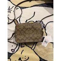 ราคา กระเป๋า coach ทรงกล่อง | มือ 2 ของแท้ 100% (19275314420)