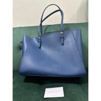 ราคา #กระเป๋ามือสอง#charles&keith#แท้#กระเป๋าถือเล่น (21280279822)