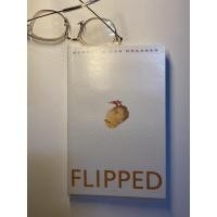 ราคา (มือสอง) นิยายภาษาอังกฤษ Flipped (15445764887)