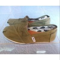 ราคา รองเท้า Toms แท้ มือสอง (4210713381)