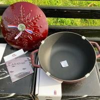 ราคา Zwilling staub กระทะเคลือบ 24 ซม. คริสต์มาสเกล็ดหิมะฝรั่งเศสเหล็กหล่อหม้อตุ๋นหม้อตุ๋นหม้อตุ๋น กระทะเคลือบสีดำ (18359697313)